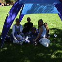  Blanca and her family stay cool. 